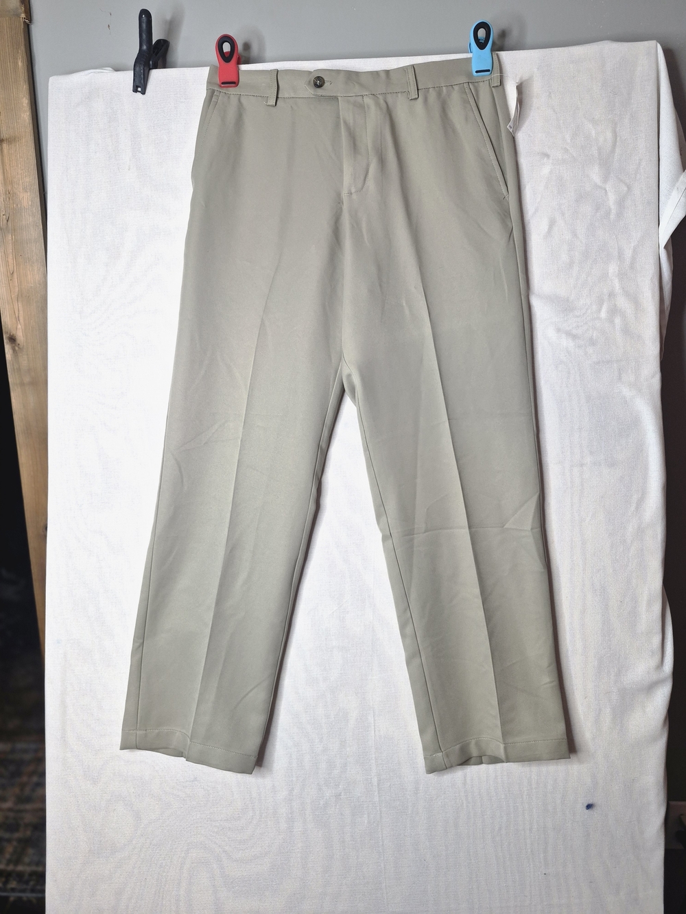 IZOD Golf Modern Fit Performance Chinos